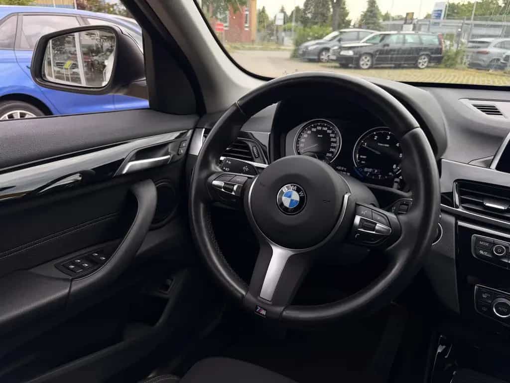 BMW X1 xDrive 20d Sport Line LED AHK PDC SITZ-HZG 11/2018-photo-15