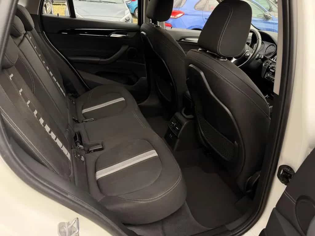 BMW X1 xDrive 20d Sport Line LED AHK PDC SITZ-HZG 11/2018-photo-16
