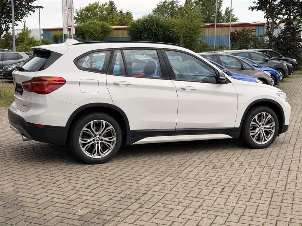 BMW X1 xDrive 20d Sport Line LED AHK PDC SITZ-HZG 11/2018-photo-5