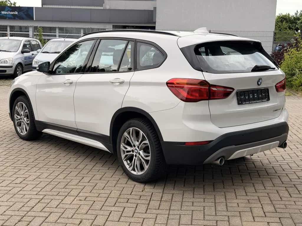 BMW X1 xDrive 20d Sport Line LED AHK PDC SITZ-HZG 11/2018-photo-6