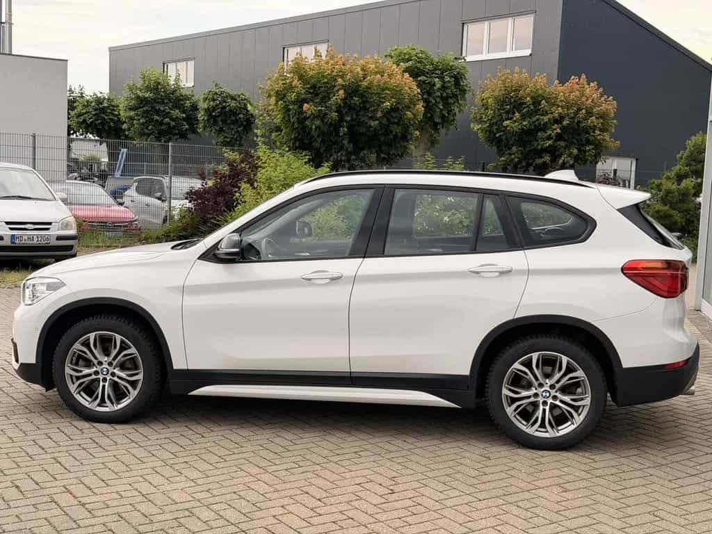 BMW X1 xDrive 20d Sport Line LED AHK PDC SITZ-HZG 11/2018-photo-7