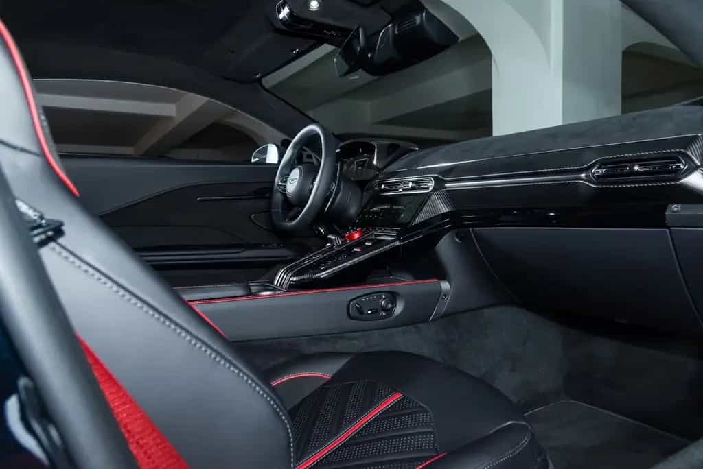 Aston Martin V8 Vantage 4.0 V8 null-photo-24