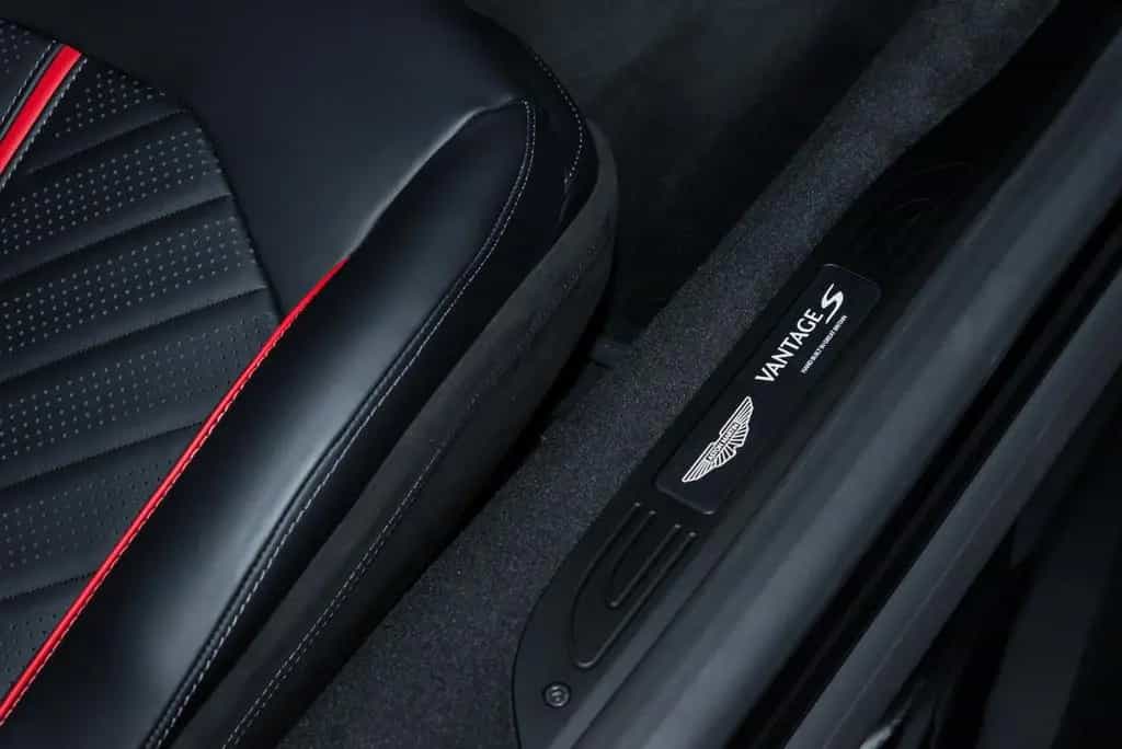 Aston Martin V8 Vantage 4.0 V8 null-photo-29