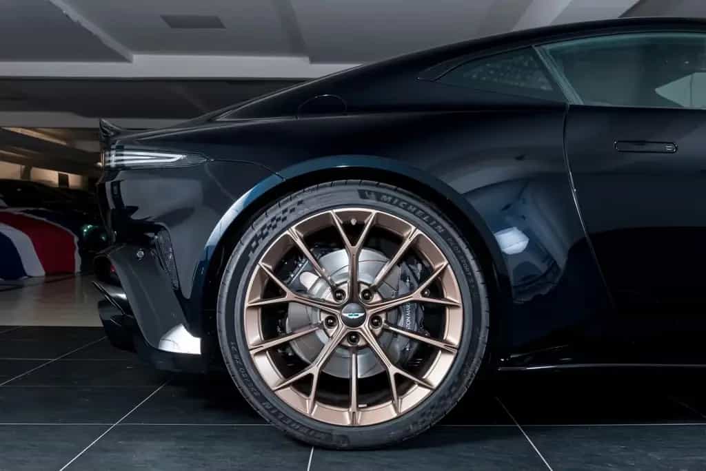 Aston Martin V8 Vantage 4.0 V8 null-photo-9