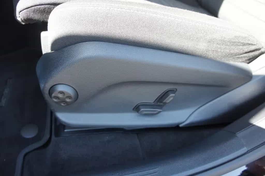 Mercedes-Benz GLC 300 d 4Matic*ACC*HUD*STDHZG*KAM*HIGHEND*19Z 06/2020-photo-11