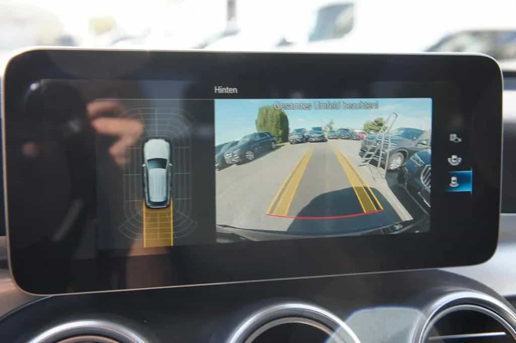 Mercedes-Benz GLC 300 d 4Matic*ACC*HUD*STDHZG*KAM*HIGHEND*19Z 06/2020-photo-19