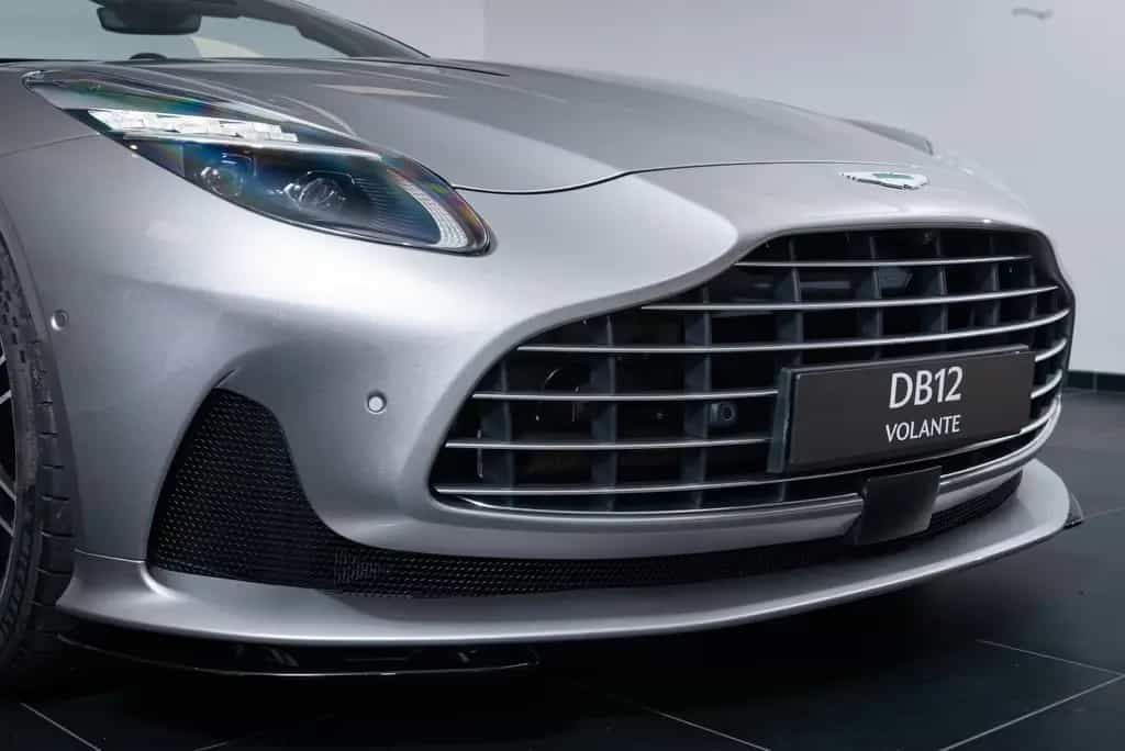 Aston Martin DB12 4.0 V8 Volante null-photo-11