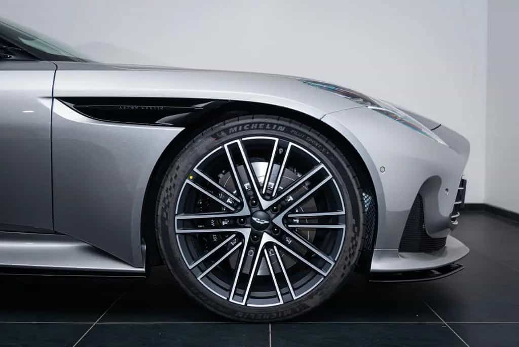 Aston Martin DB12 4.0 V8 Volante null-photo-14