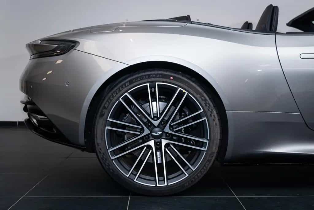 Aston Martin DB12 4.0 V8 Volante null-photo-18