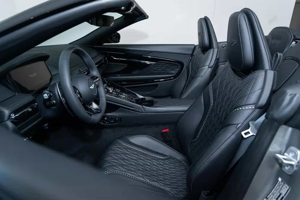 Aston Martin DB12 4.0 V8 Volante null-photo-26