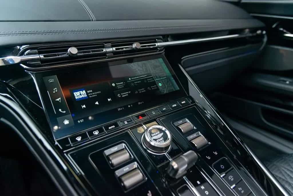 Aston Martin DB12 4.0 V8 Volante null-photo-37