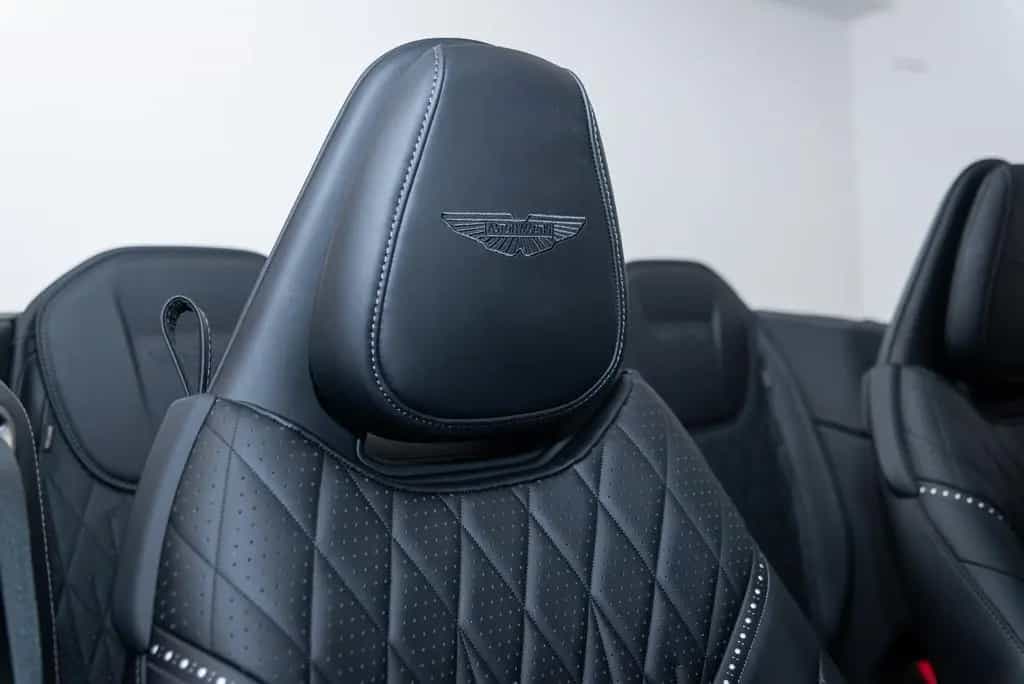 Aston Martin DB12 4.0 V8 Volante null-photo-43