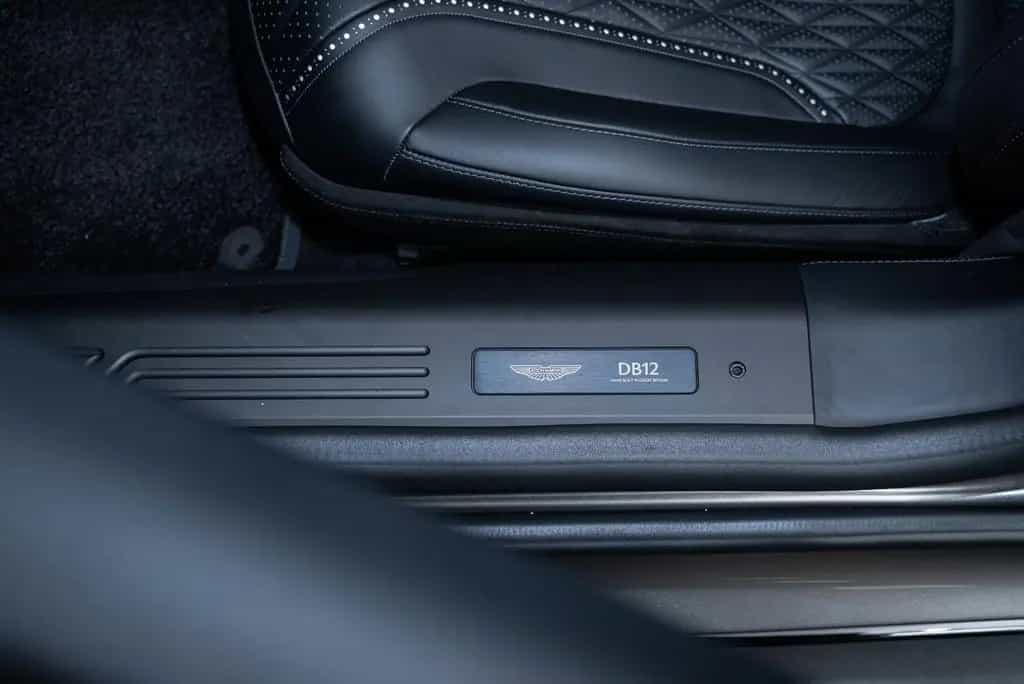 Aston Martin DB12 4.0 V8 Volante null-photo-44