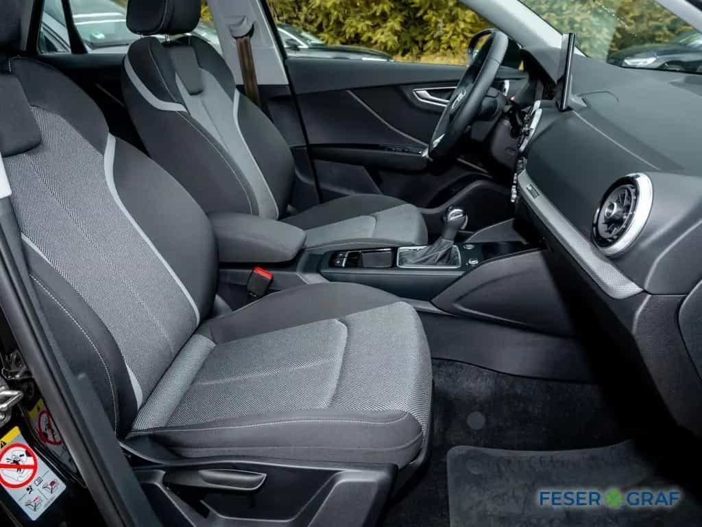Audi Q2 35TFSI S tronic S line/LED/AHK/Navi+/Kamera 05/2025-photo-5