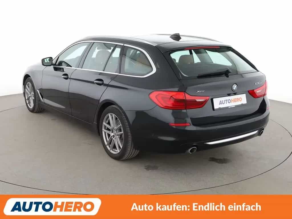 BMW 530 5er 530d xDrive Luxury Line Aut. *HUD*LED*ACC* 02/2020-photo-3