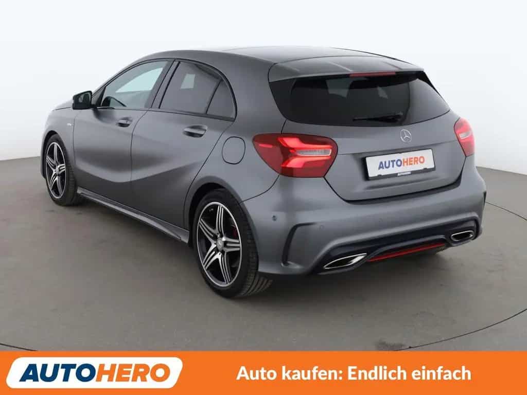Mercedes-Benz A 250 AMG Line Aut. *NAVI*LED*TEMPO*CAM*SHZ* 07/2016-photo-3