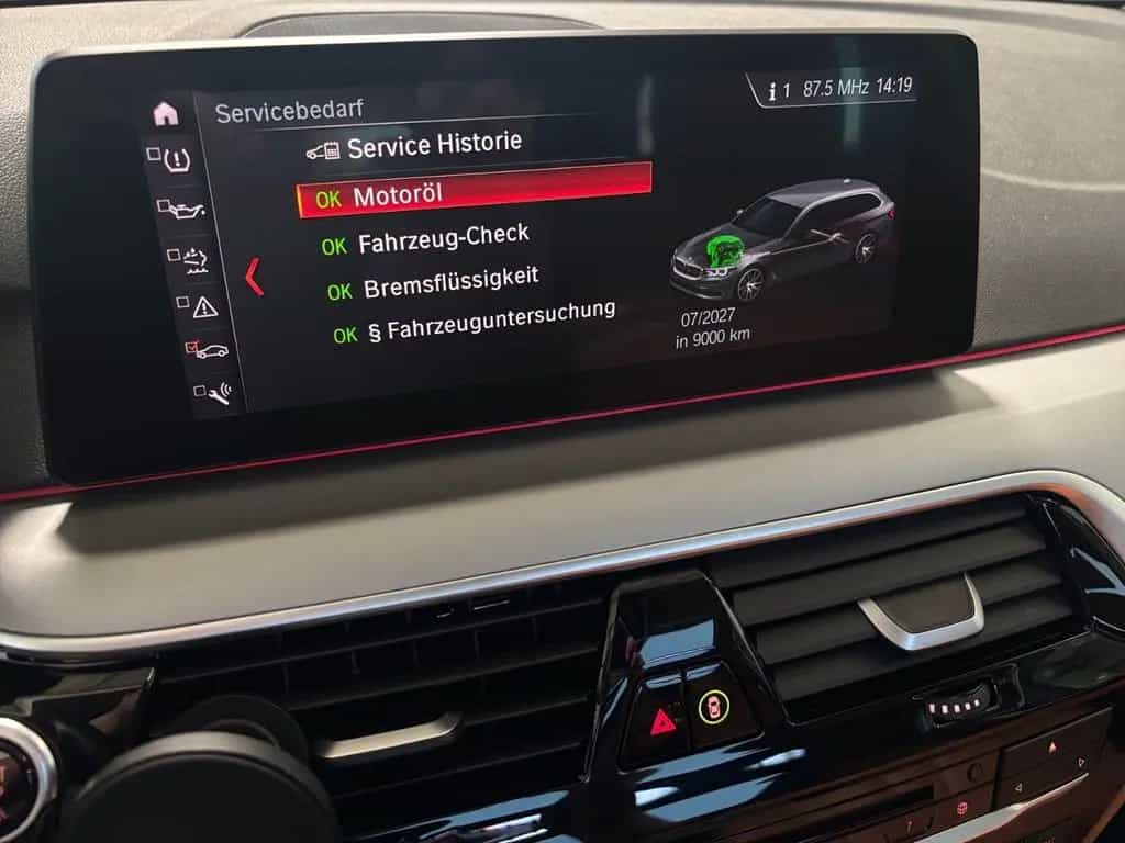 BMW 520 d Touring -- Pano/ Komfortsitz/ HeadUp 02/2019-photo-12