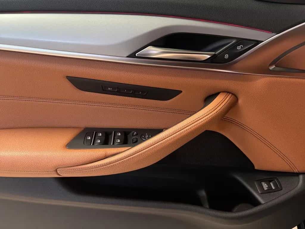 BMW 520 d Touring -- Pano/ Komfortsitz/ HeadUp 02/2019-photo-13