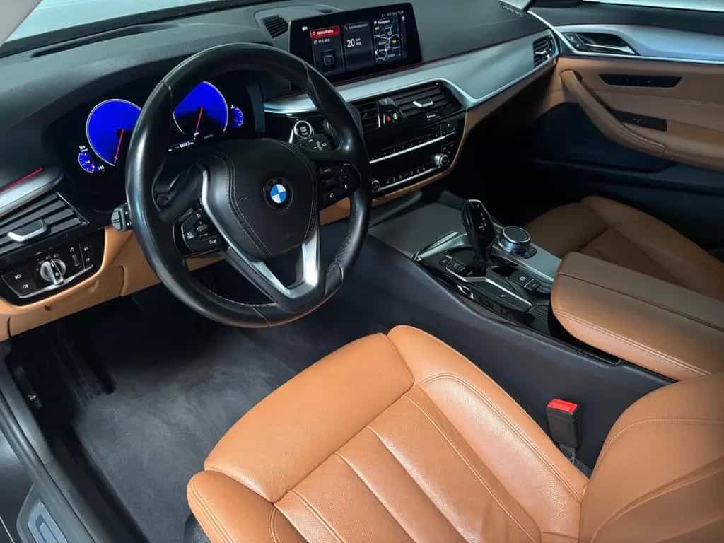 BMW 520 d Touring -- Pano/ Komfortsitz/ HeadUp 02/2019-photo-15