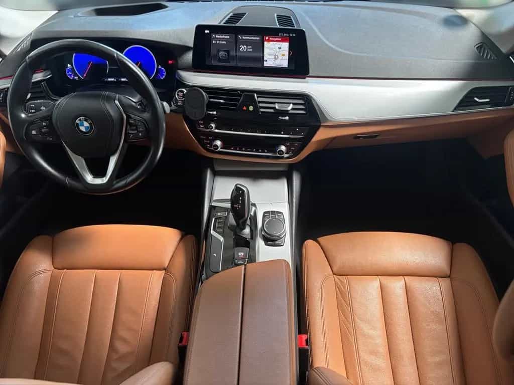 BMW 520 d Touring -- Pano/ Komfortsitz/ HeadUp 02/2019-photo-21