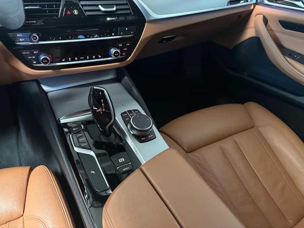 BMW 520 d Touring -- Pano/ Komfortsitz/ HeadUp 02/2019-photo-23