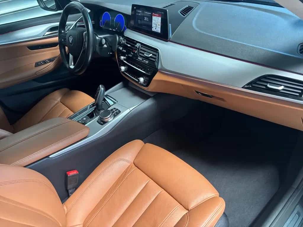 BMW 520 d Touring -- Pano/ Komfortsitz/ HeadUp 02/2019-photo-24