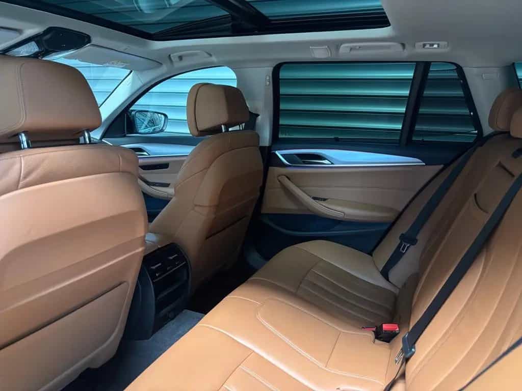 BMW 520 d Touring -- Pano/ Komfortsitz/ HeadUp 02/2019-photo-29