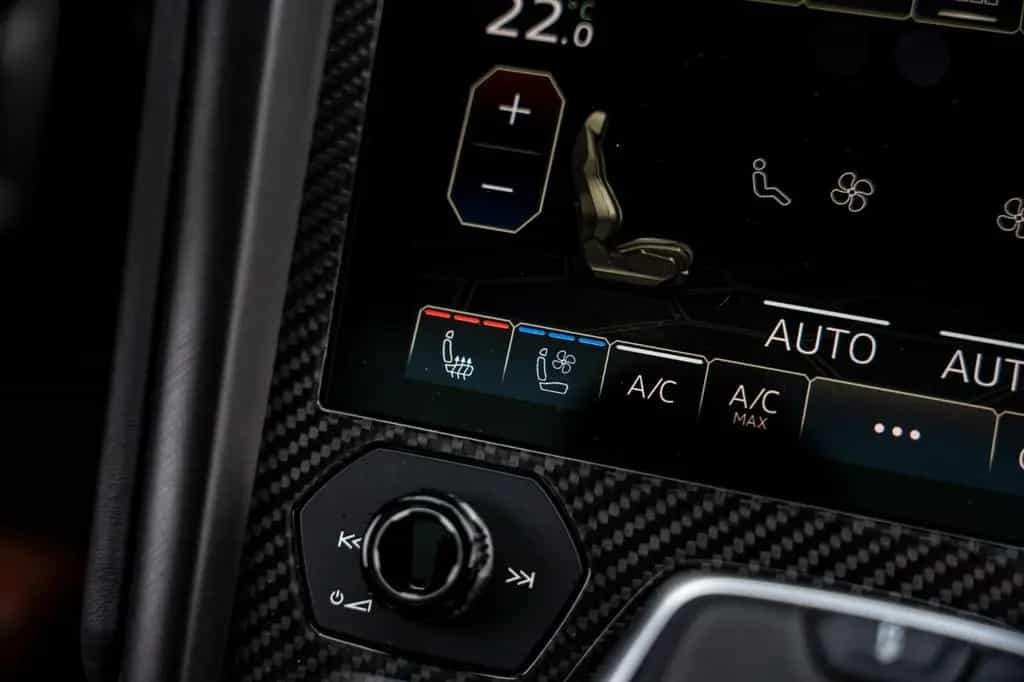 Lamborghini Urus 4.0 V8 B&0 Massage Pano Grigio Keres 06/2022-photo-18
