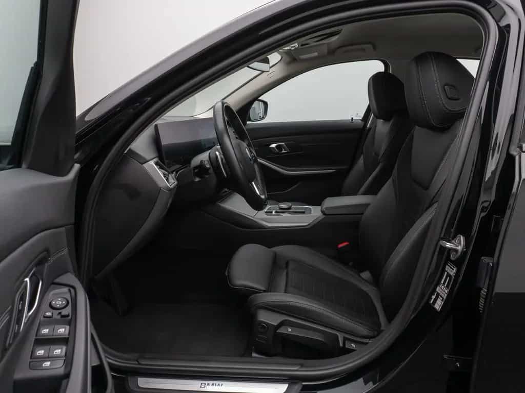 BMW 320 d Lim. DAB HUD CockPitPro Leder PDC Sport 02/2023-photo-18