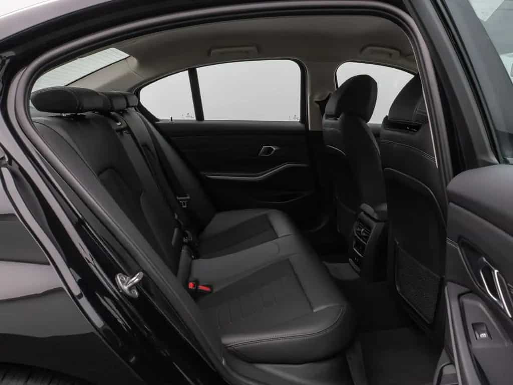 BMW 320 d Lim. DAB HUD CockPitPro Leder PDC Sport 02/2023-photo-25