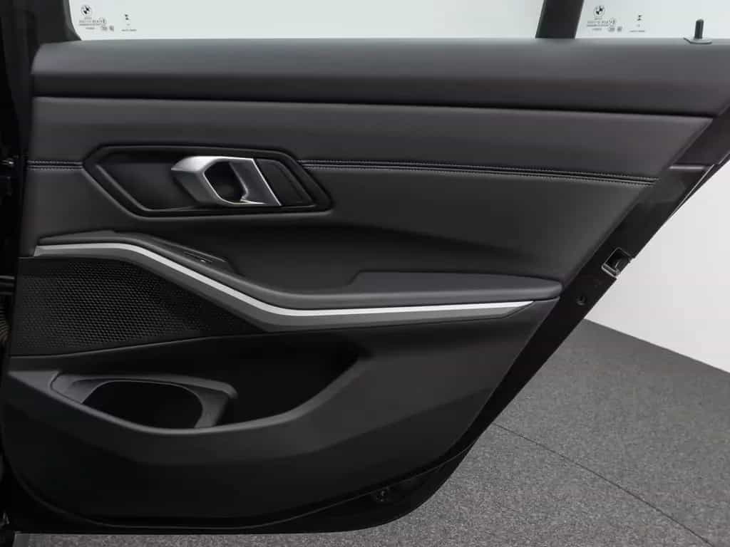 BMW 320 d Lim. DAB HUD CockPitPro Leder PDC Sport 02/2023-photo-30