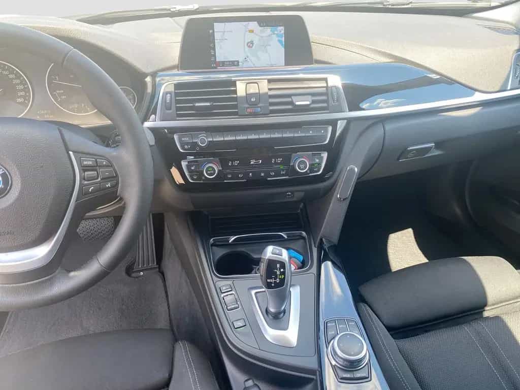 BMW 320 d Touring Sport Line LED HiFi Navi 2. Hand 10/2018-photo-12
