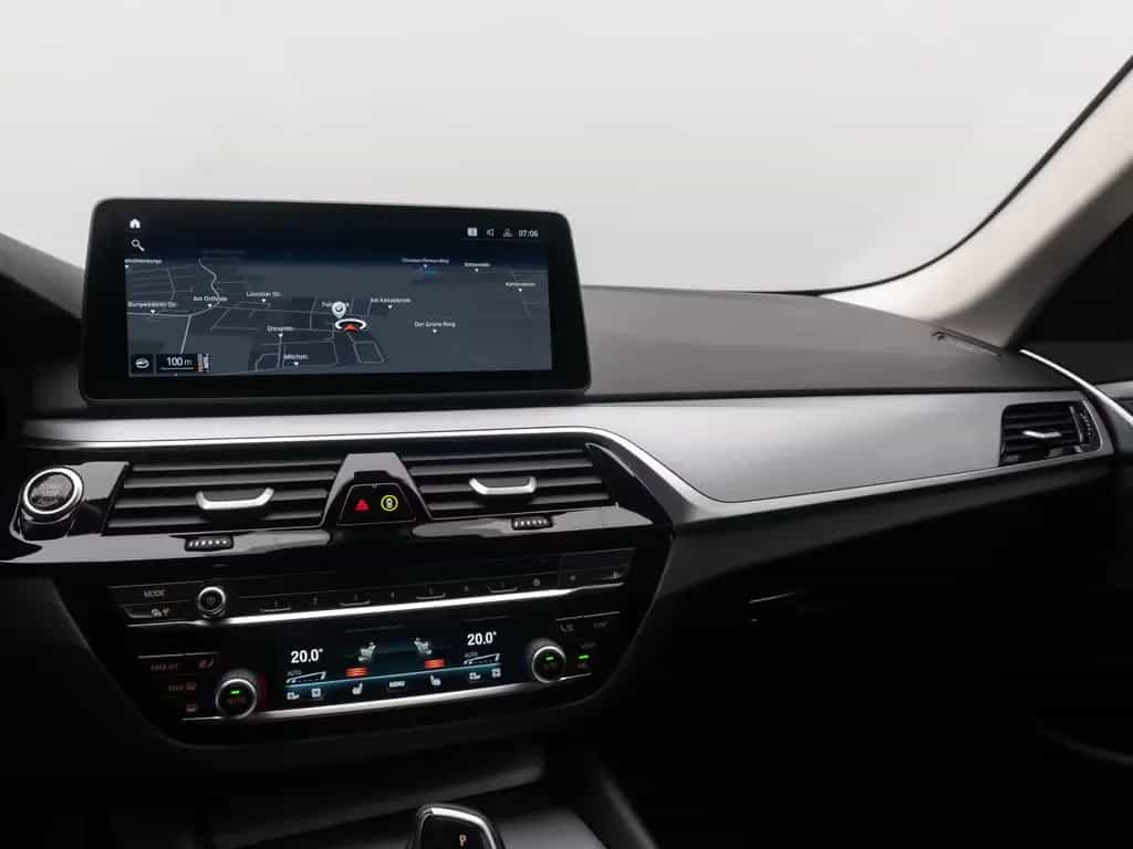 BMW 520 d Alarm DAB Kamera 4xKlima Parkas Leder Sport 11/2022-photo-21