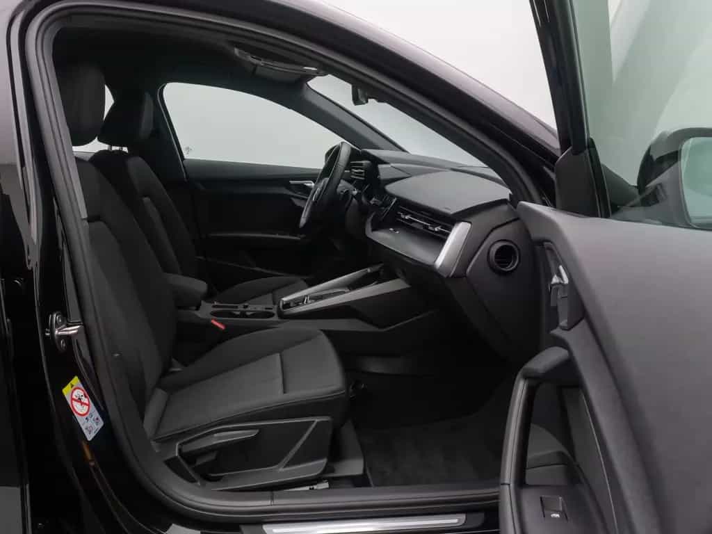 Audi A3 30 TFSI S tronic Sportback PDC DAB FahrAssist 10/2023-photo-22