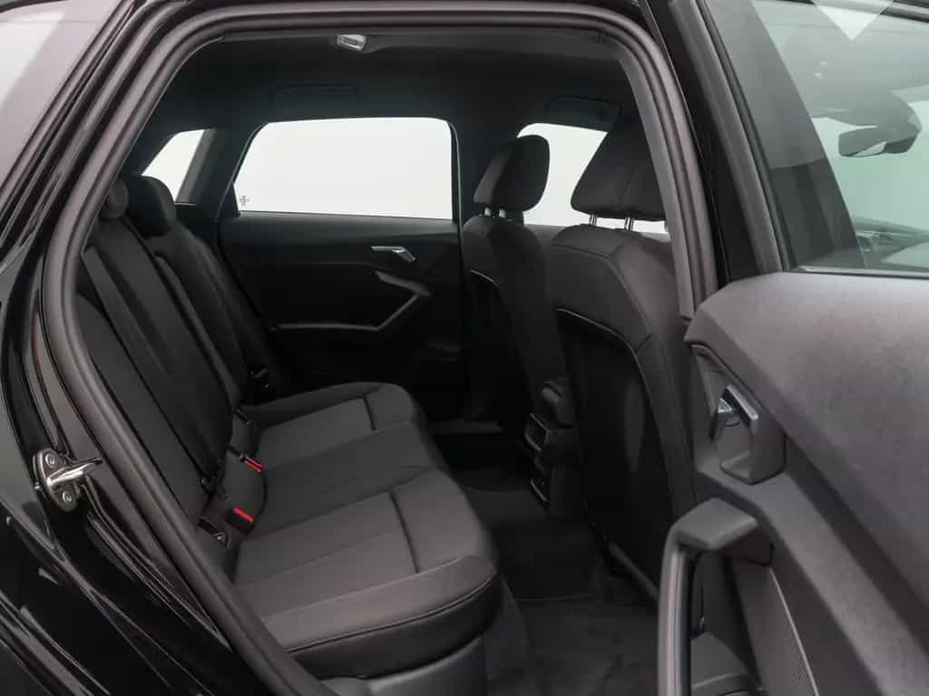 Audi A3 30 TFSI S tronic Sportback PDC DAB FahrAssist 10/2023-photo-24