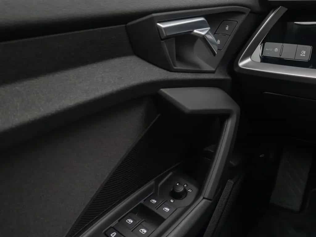 Audi A3 30 TFSI S tronic Sportback PDC DAB FahrAssist 10/2023-photo-30