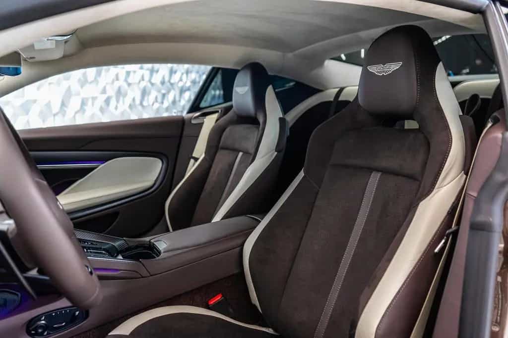 Aston Martin DB12 Keramik*  Carbon* 01/2025-photo-11