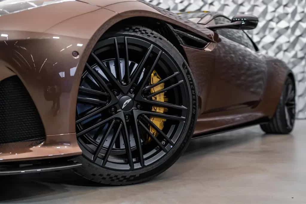 Aston Martin DB12 Keramik*  Carbon* 01/2025-photo-3