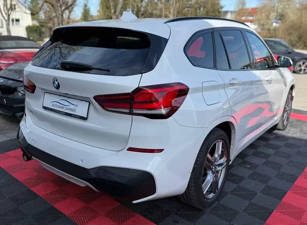 BMW X1 sDrive 18 i M SPORT*HUD*KAM*LEDER 02/2022-photo-12