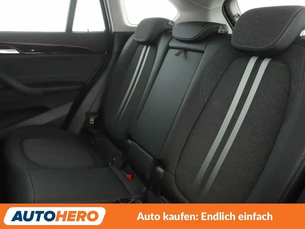 BMW X1 sDrive 18i Sport Line Aut.*NAV*TEMPO*CAM*AHK* 05/2022-photo-13