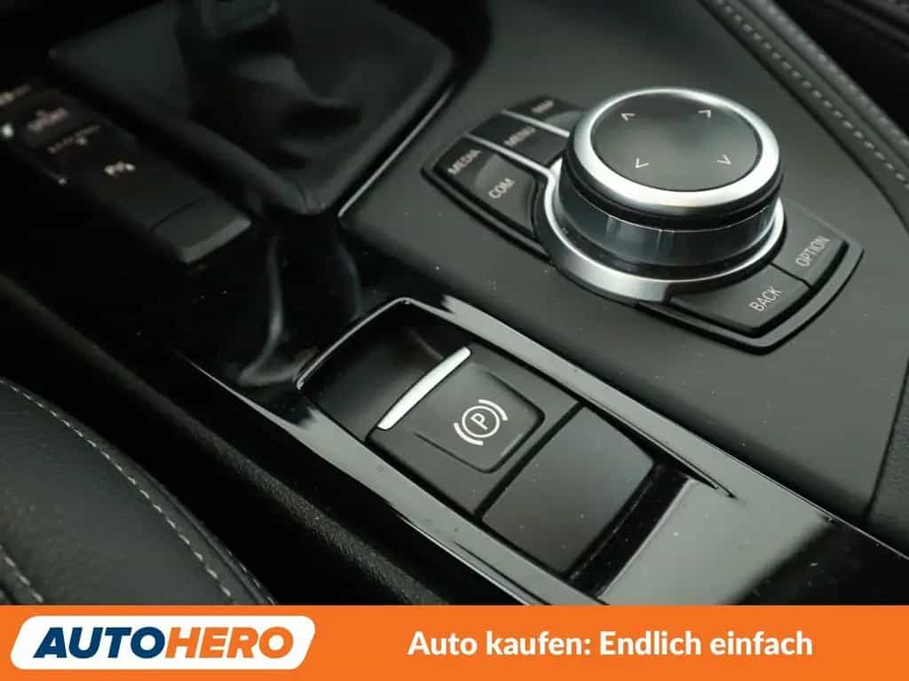 BMW X1 sDrive 18i Sport Line Aut.*NAV*TEMPO*CAM*AHK* 05/2022-photo-25