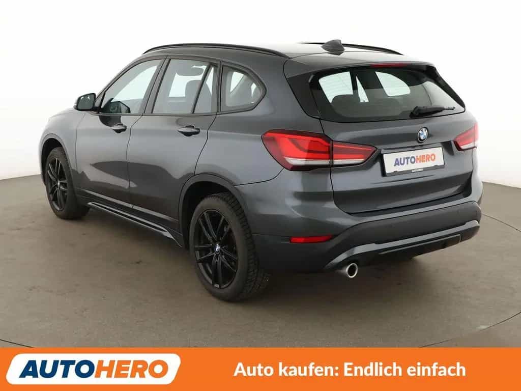 BMW X1 sDrive 18i Sport Line Aut.*NAV*TEMPO*CAM*AHK* 05/2022-photo-3