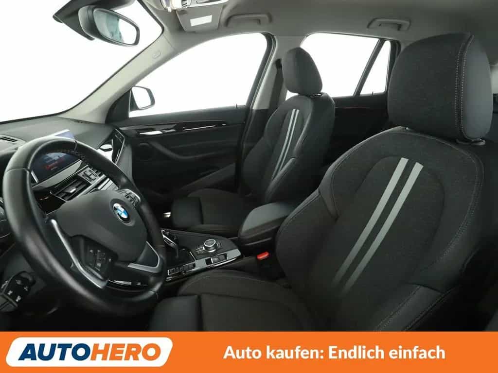 BMW X1 sDrive 18i Sport Line Aut.*NAV*TEMPO*CAM*AHK* 05/2022-photo-9