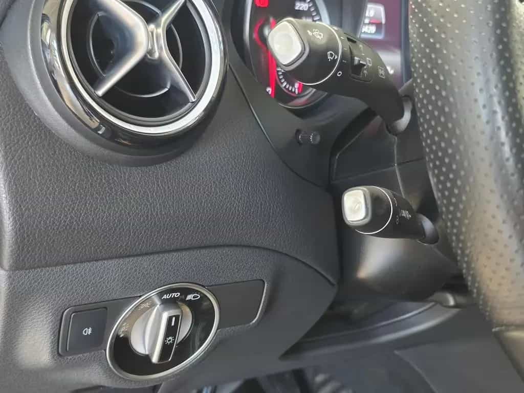 Mercedes-Benz GLA 200 Autom. AMG/LED/Leder/Kamera/Panorama/Ahk 10/2018-photo-15