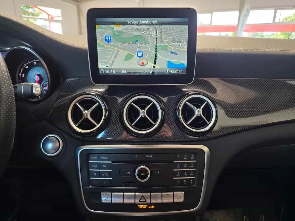 Mercedes-Benz GLA 200 Autom. AMG/LED/Leder/Kamera/Panorama/Ahk 10/2018-photo-20