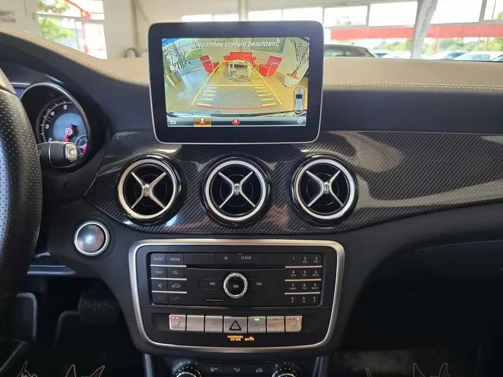 Mercedes-Benz GLA 200 Autom. AMG/LED/Leder/Kamera/Panorama/Ahk 10/2018-photo-22