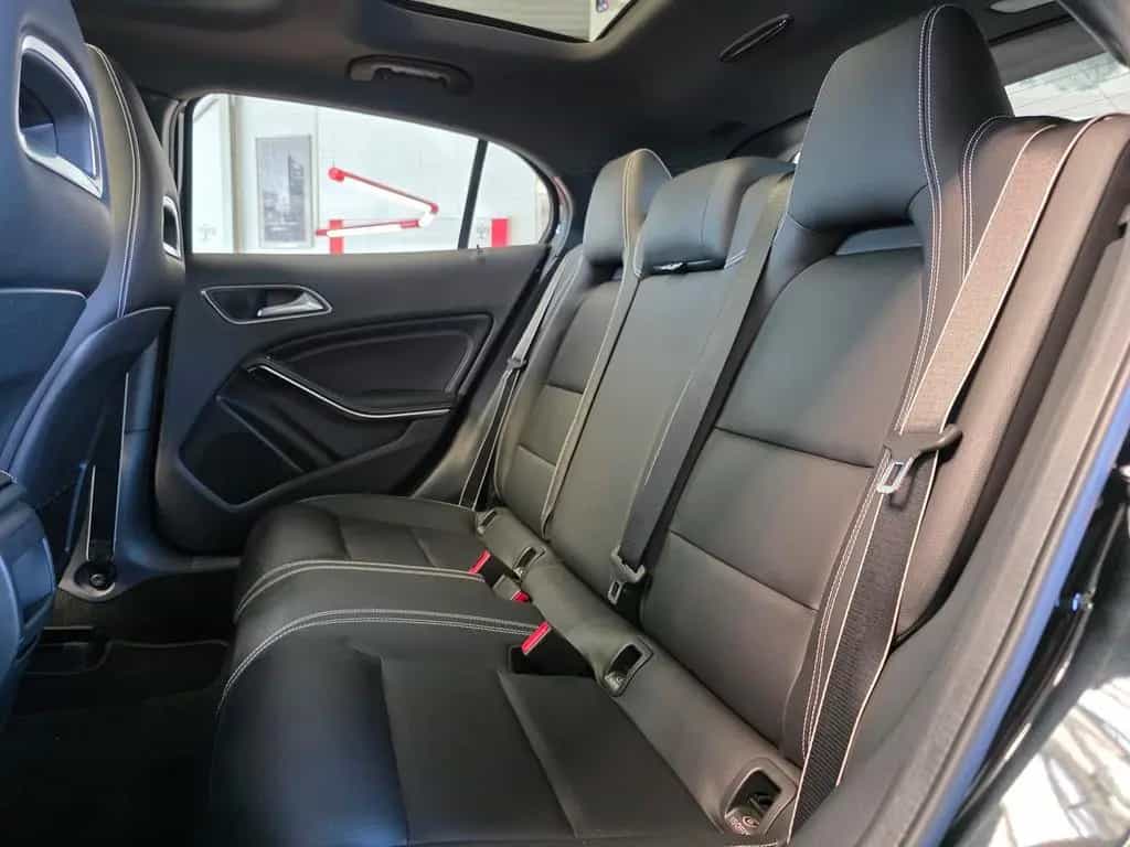 Mercedes-Benz GLA 200 Autom. AMG/LED/Leder/Kamera/Panorama/Ahk 10/2018-photo-30