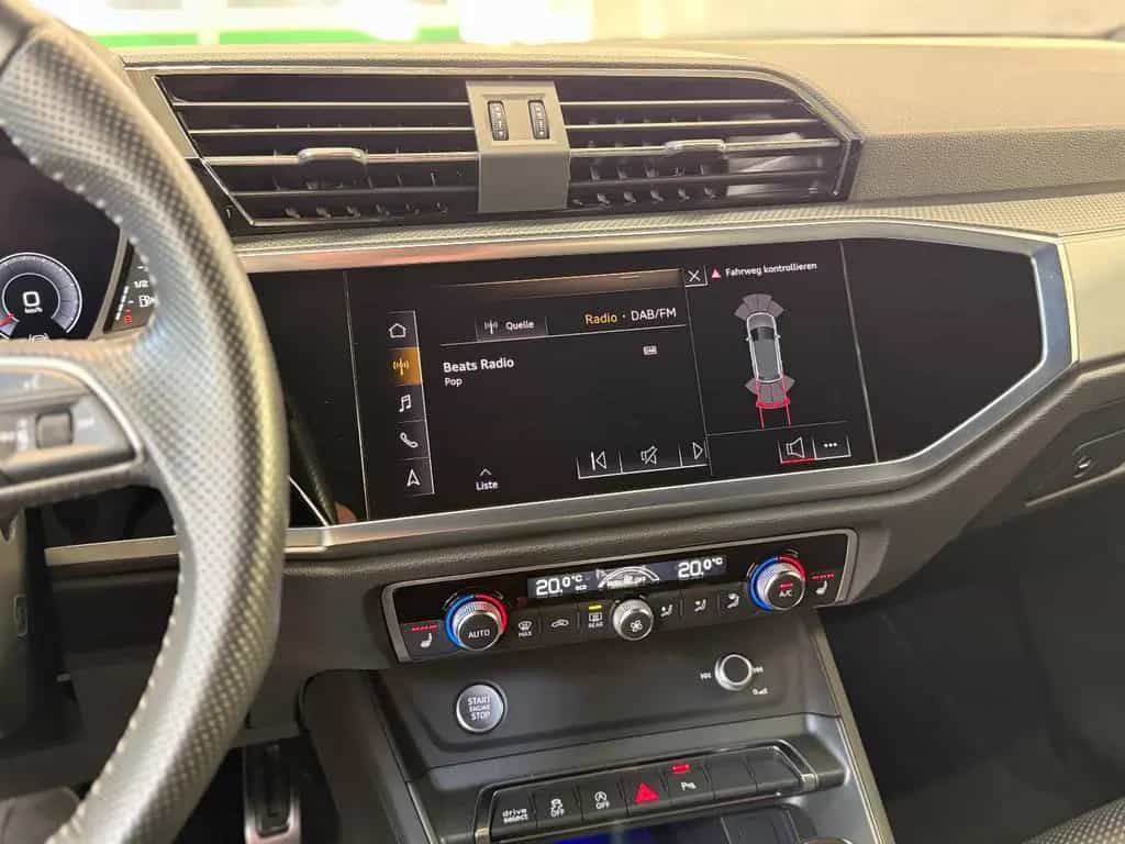 Audi Q3 quat. 5 J. Garantie S-LINE NAVI LED LEDER SHZ 10/2019-photo-6