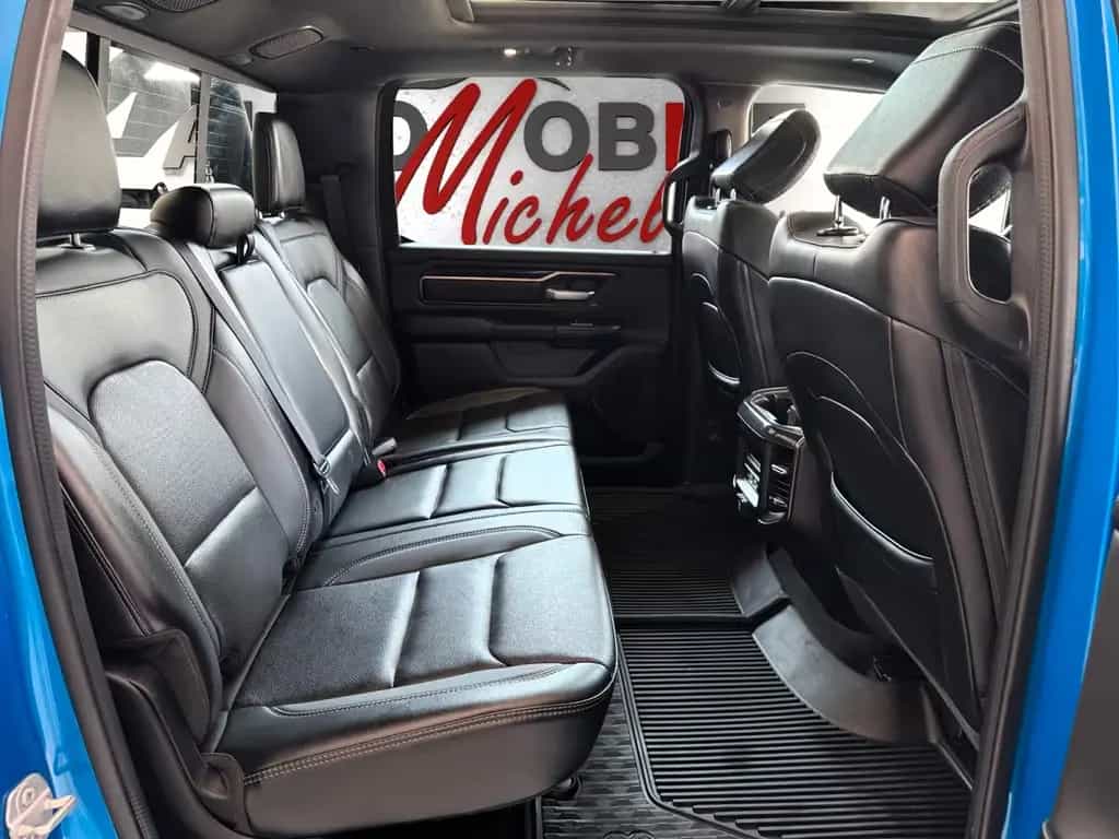Dodge RAM 1500 5.7 Sport / 4x4 / 12"DP / Pano / SBL 07/2022-photo-13