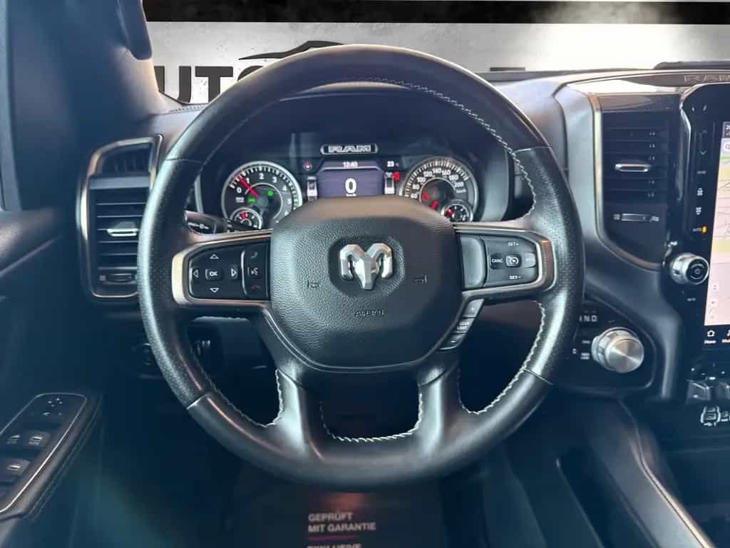 Dodge RAM 1500 5.7 Sport / 4x4 / 12"DP / Pano / SBL 07/2022-photo-16